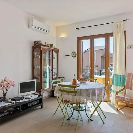 Relaxing With Veranda *