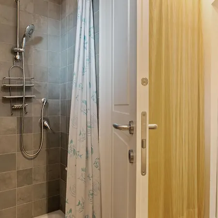 펜션 Relaxing With Veranda *